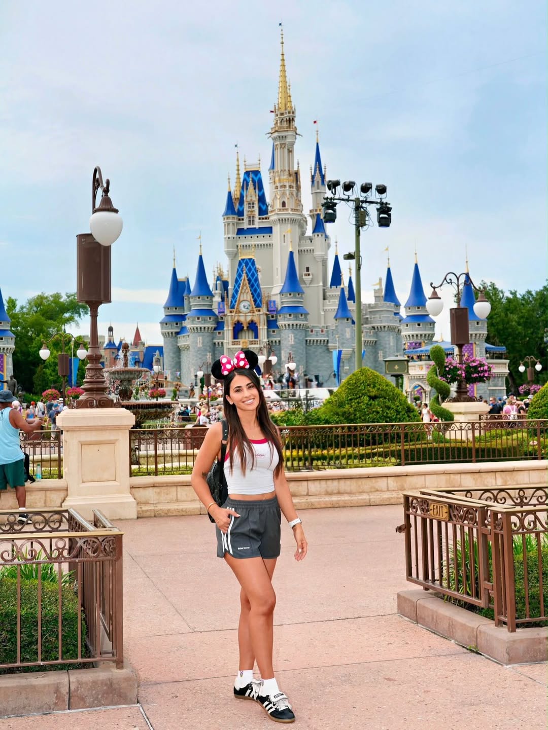 Gracias%20por%20seguir%20creando%20momentos%20tan%20m%C3%A1gicos%20%E2%9C%A8%F0%9F%8F%B0%F0%9F%A4%8D@disneyparks%20@waltdisneyworld%20@disneyworld.%20(2).jpg 6a2bf4b08f1ca
