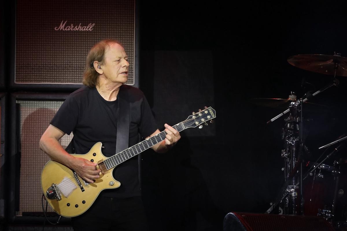 El guitarrista de AC/DC está internado en Buenos Aires: la banda toca el lunes en River | Música