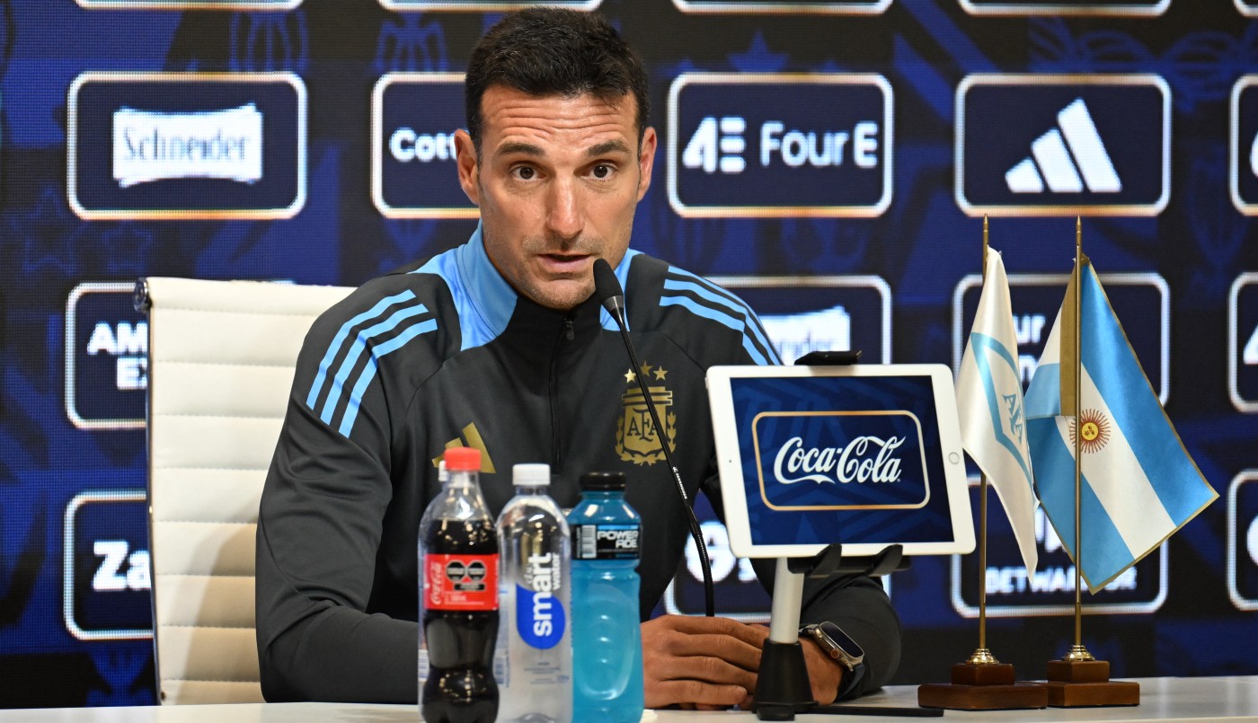 Línea de 3 o de 4: la incógnita que mantiene Scaloni para el debut de la Selección Argentina en el Mundial | Noticias