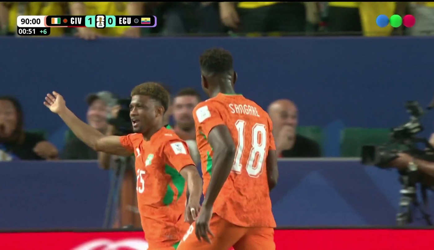 La clase de Amad Diallo para el gol agónico de Costa de Marfil vs. Ecuador | Mejores Momentos