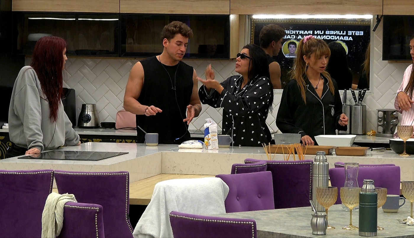 Un flan nocturno comenzó a poner en jaque el poder de Manu y Titi en la cocina | Mejores momentos