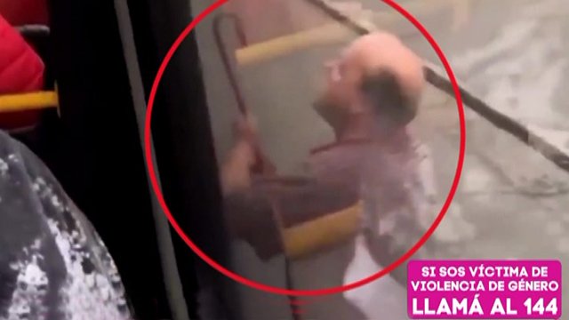 El loco de la barreta atacó un colectivo | Actualidad