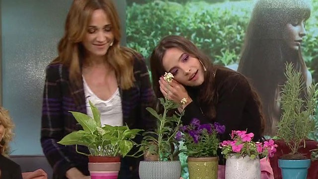 La extraña relación de Brenda Asnícar con las plantas | Exclusivos