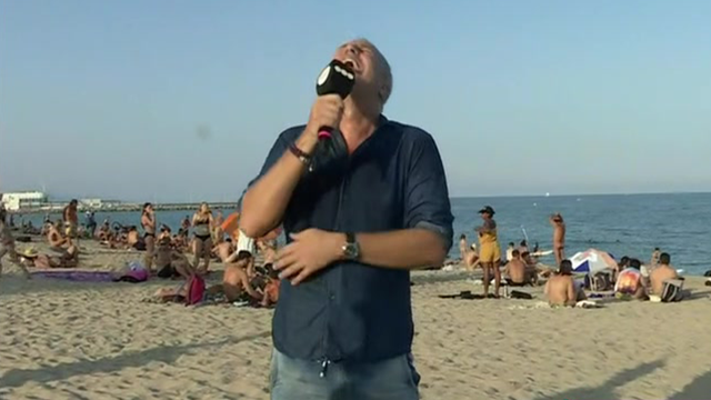 Las locuras de Marley en una playa nudista | Exclusivos