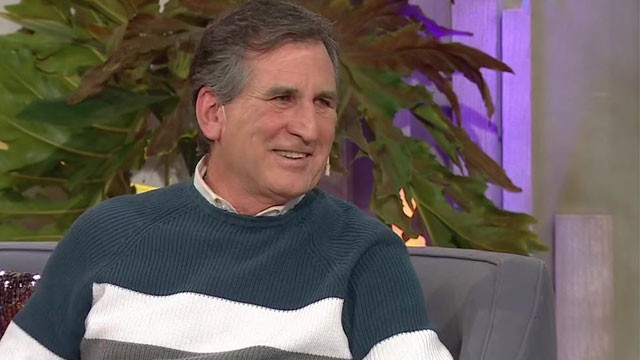 El hombre que decidió ser papá soltero a los 50 años | Popurrí de noticias