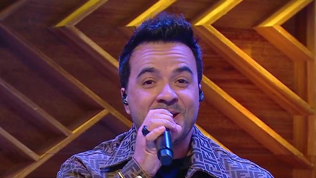 Luis Fonsi cantó "No me doy por vencido" | Mejores momentos