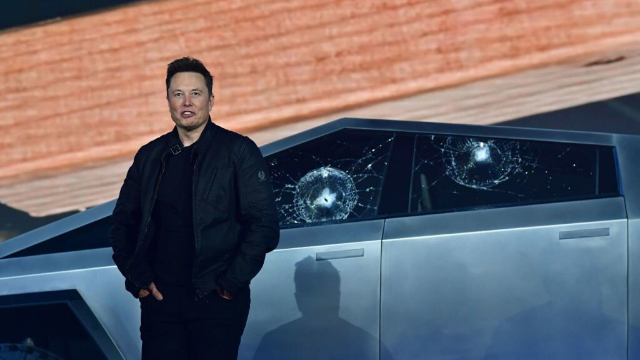 Tesla presentó una camioneta irrompible que se rompió (¡Hay MEMES!) | Tecnología