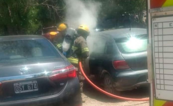Guardaron brasas en el baúl del auto y casi termina en tragedia | Sociedad
