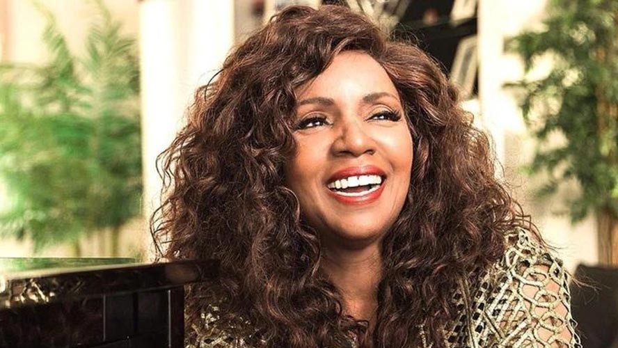 Gloria Gaynor enseña a lavarse las manos al ritmo de "I will survive" | Virales