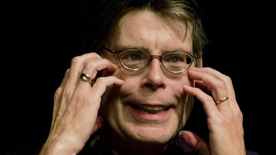 La espeluznante criatura que encontró Stephen King en su jardín | Virales