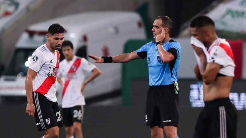 Se conocieron los audios del VAR sobre las polémicas decisiones en Palmeiras-River | Deportes