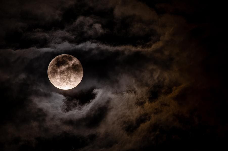 ¿Estás durmiendo menos? Se debe a la luna llena, según un estudio | Curiosidades