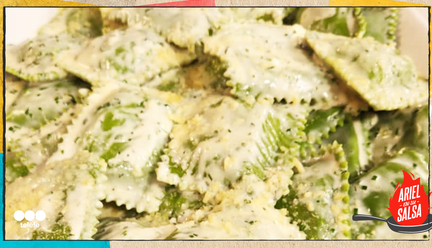 Receta de Ravioles de pollo y espinaca con salsa de quesos y ciboulette | Recetas