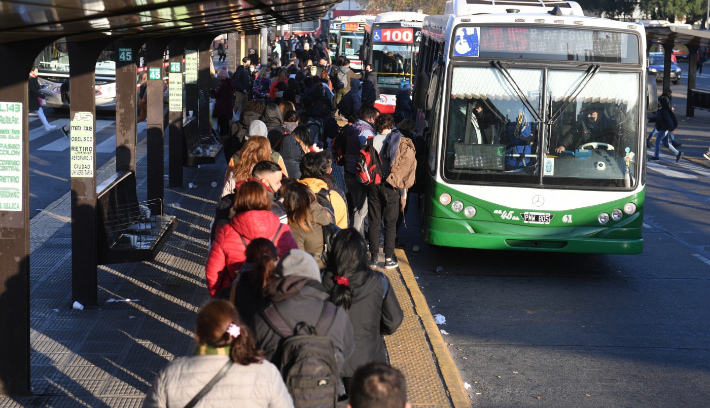 Desde hoy el boleto mínimo de colectivos cuesta $ 46,35 en el AMBA | Sociedad