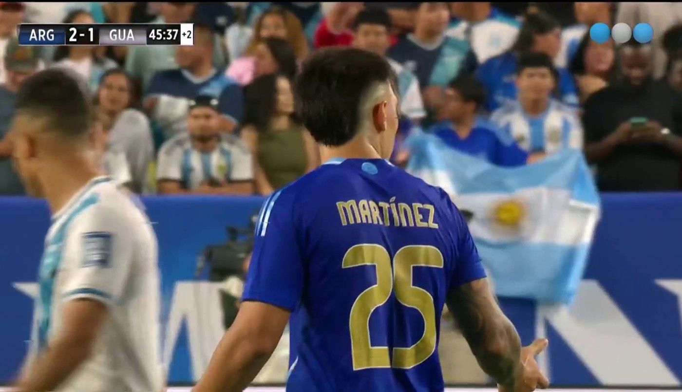 Tiro libre, carambola, gol y... offside de Argentina | Mejores momentos