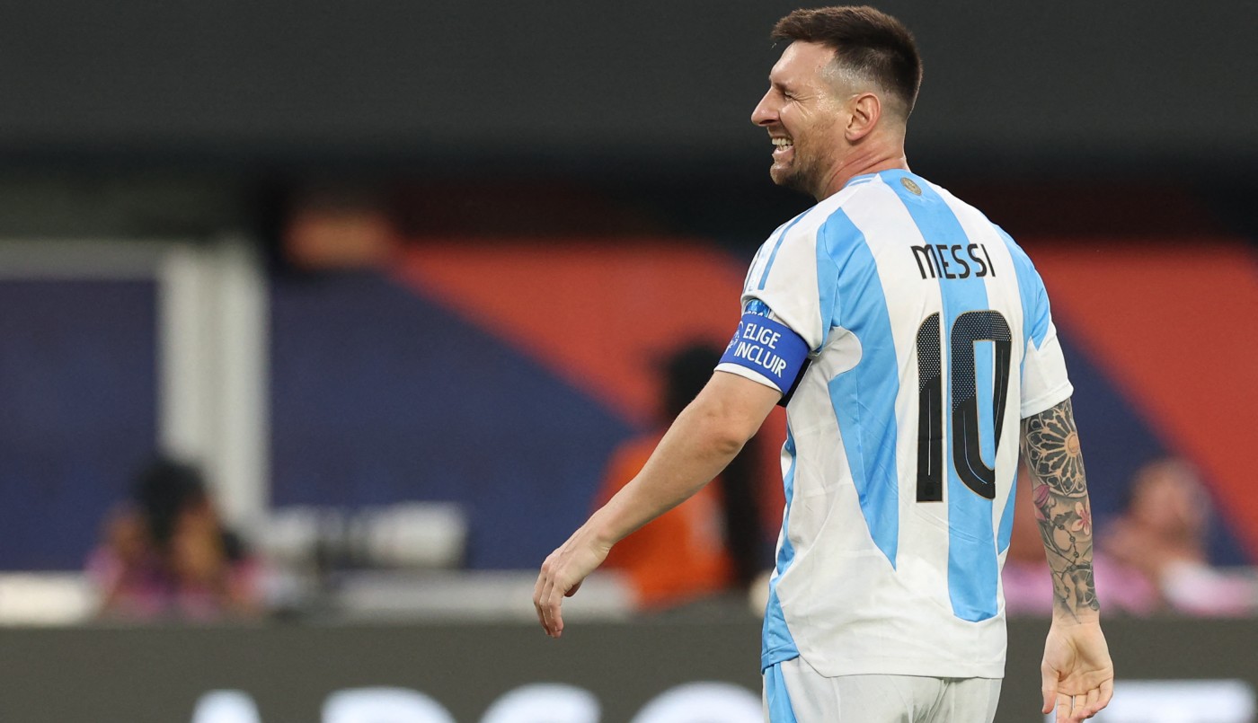 El anticipo del Cuti Romero que casi termina en un golazo de Leo Messi - Argentina vs. Canadá | Mejores momentos