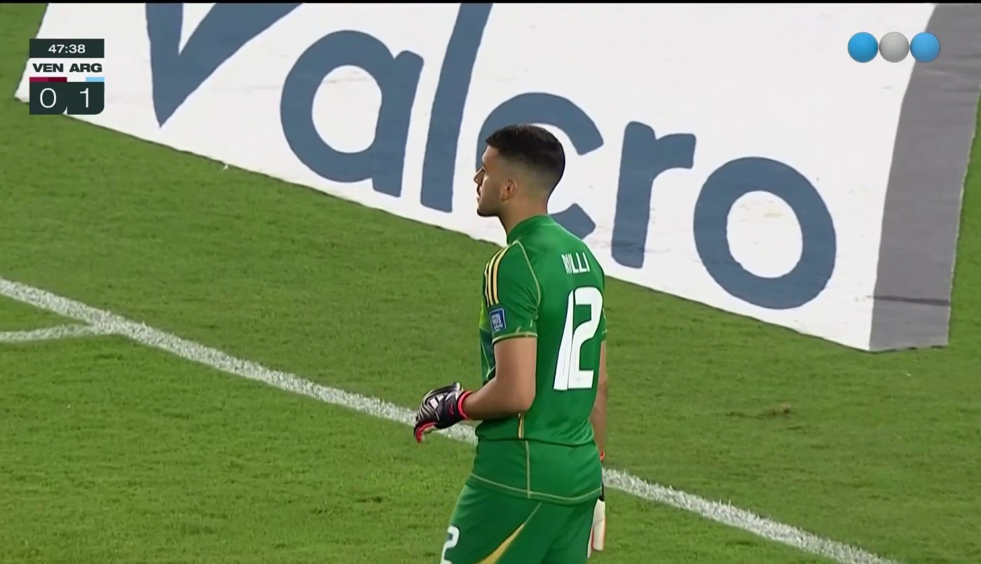 Impresionante atajada de Rulli para que Argentina siga ganándole 1-0 a Venezuela | Mejores momentos