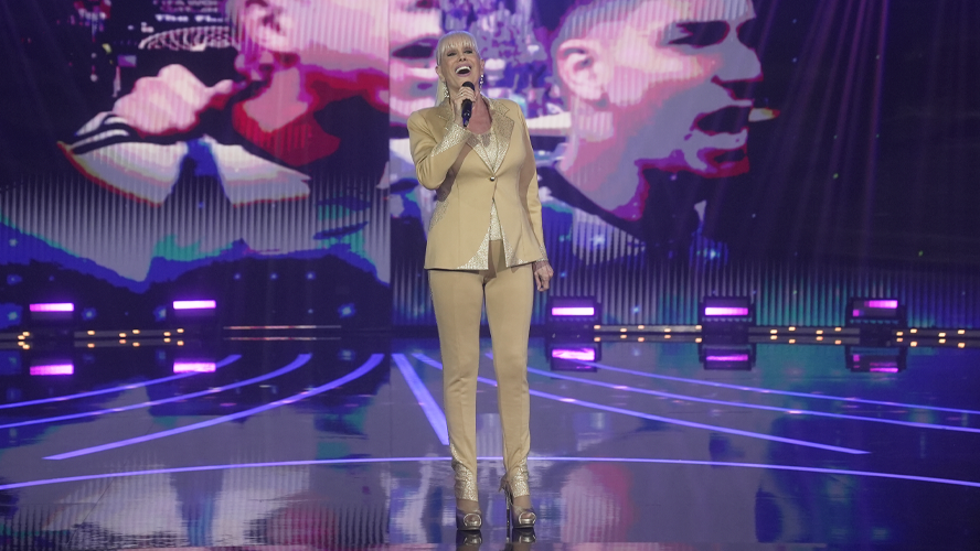 Valeria Lynch le cantó a las madres de los campeones del mundo | Musicales