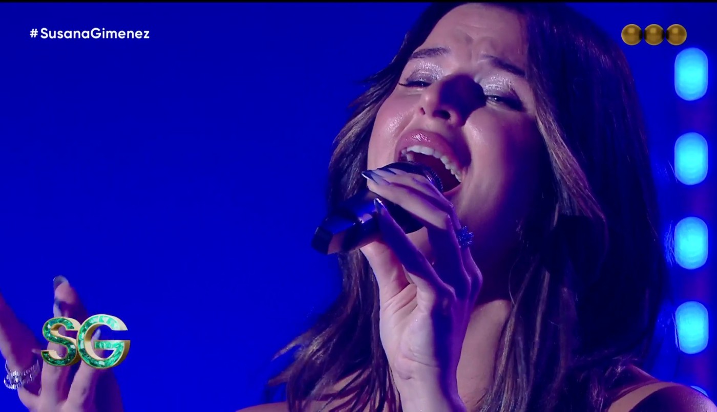 Nathy Peluso lo dio todo con "Envidia" y "Vivir así es morir de amor" | Musicales