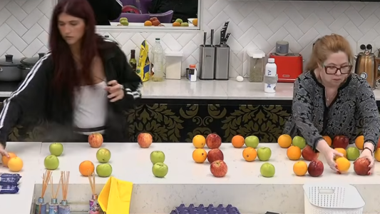 Cuentas claras, amistades largas: contaron y dividieron las frutas para evitar robos