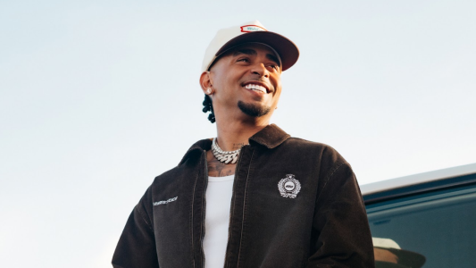 Ozuna sigue apostando al reggaetón romántico con el estreno de "Mi yo de antes"