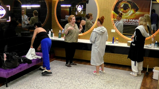 Andrea y Campanita protagonizaron un inesperado cara a cara por una indirecta