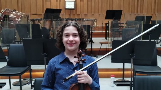 El joven violinista Marcos Carreras participa como solista en un concierto en China
