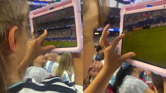 Orgullosa de papá: la tierna postal de Ava Martínez alentando al Dibu en el debut contra Argelia