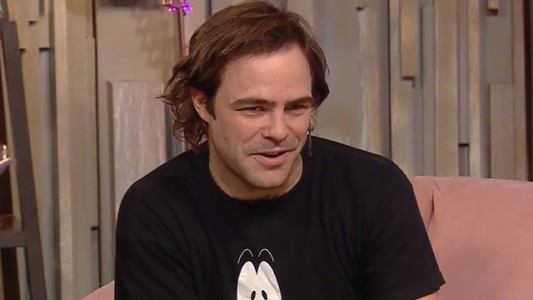 ¿Cómo define Peter Lanzani sus relaciones con Lali y Tini?