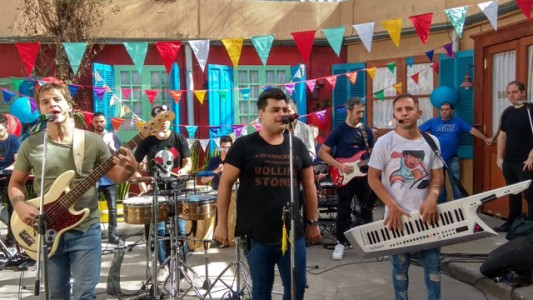 Alegría, fiesta y baile con Los Totora