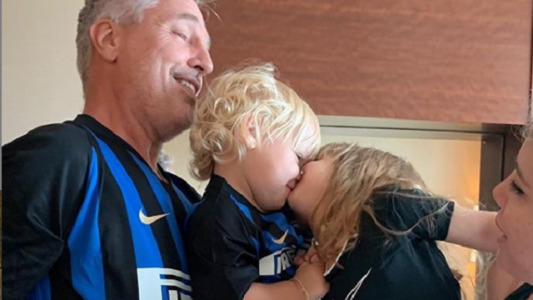 ¡Mirko le comió la boca a Isabella, la hija de Wanda!