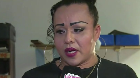 Un grupo de mujeres trans realizan pelucas oncológicas desde la cárcel