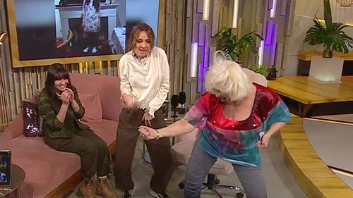 Luisa Albinoni bailó K-pop en vivo
