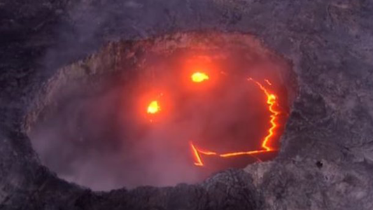 Video viral: ¡Conocé al extraño volcán que sonríe cuando está activo!