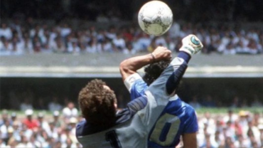 Arquero de Inglaterra disparó contra Maradona: "Él hizo trampa"