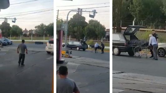 “Se te cayó el muerto”: el video del coche fúnebre al que se le cayó un ataúd