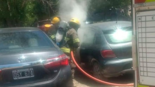 Guardaron brasas en el baúl del auto y casi termina en tragedia