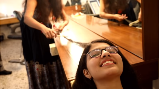 La Rapunzel de la India: su cabello mide 1,90 metros y bate récord Guinness