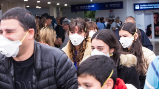 Multas de $100.000 y hasta 15 años de prisión para quien no cumpla con la cuarentena al llegar del exterior