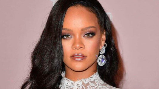 Rihanna donará 5 millones de dólares para combatir la pandemia
