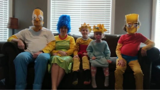 Familia amarilla: recrearon la intro de Los Simpson y se hizo viral
