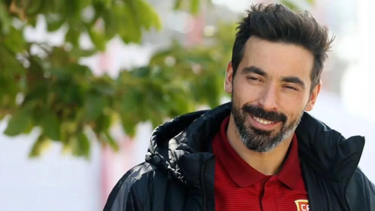 Ezequiel “Pocho” Lavezzi  donó 5 millones de pesos en alimentos para su barrio