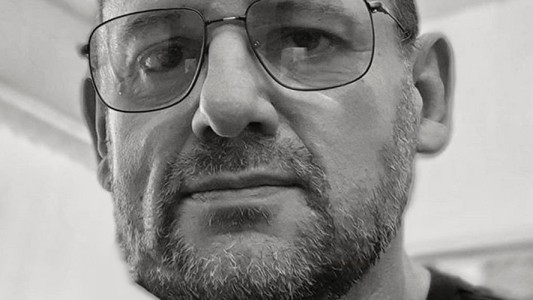 Christophe se cortó el pelo a sí mismo y las redes estallaron