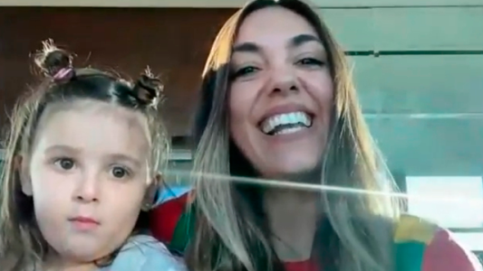 Floppy Tesouro y su hija en el diván