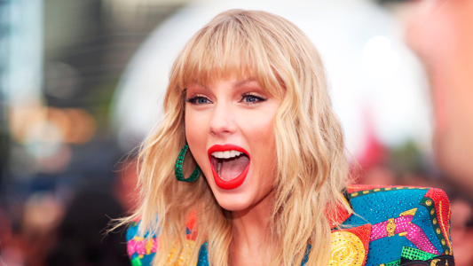 Taylor Swift sorprende a sus seguidores y anuncia la salida de un nuevo disco