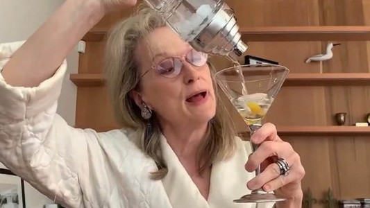 Meryl Streep tomando del pico