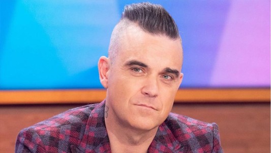 Un hombre afirma que encontró a Robbie Williams a bordo de un OVNI