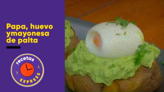 Papa aplastada con huevo y mayonesa de palta