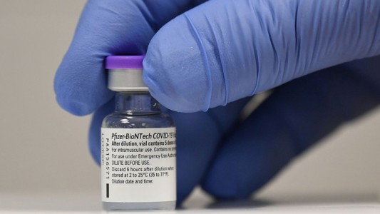 La FDA emitió  la autorización de emergencia para la primera vacuna para el COVID19