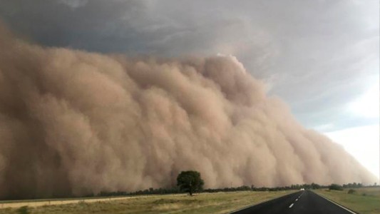 Impactantes imágenes del tornado en La Pampa